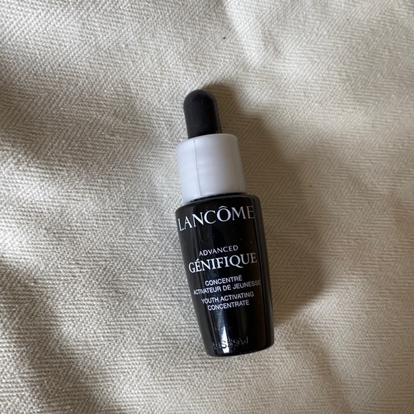 1 DELUXE SAMPLE FREE WITH PURCHASE 40$+ - Picture 1 of 1